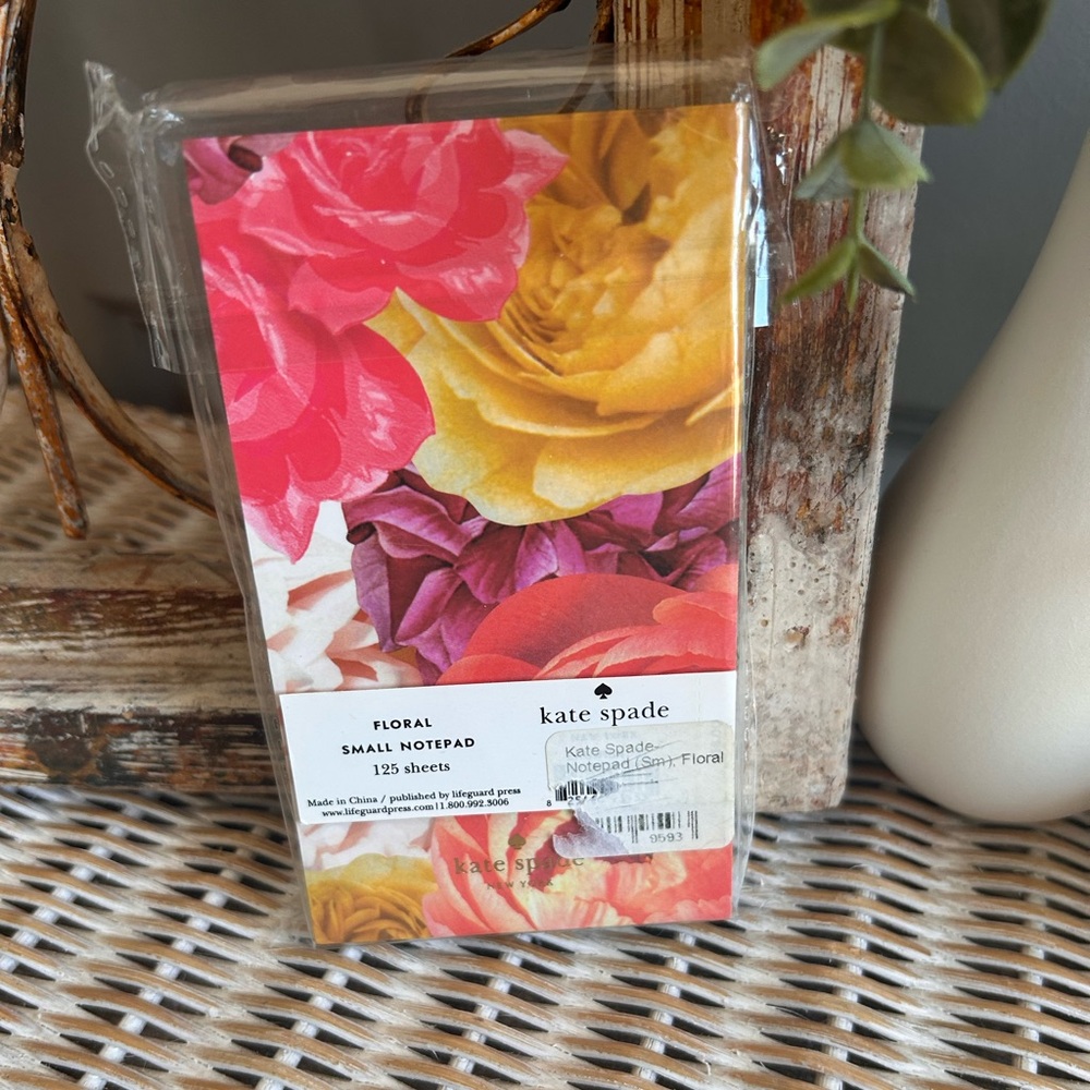 Kate Spade New York small floral notepad colorful bouquet design on the cover - Picture 2 of 2